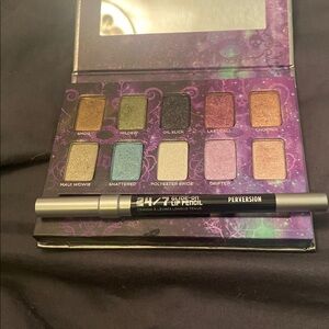 Urban Decay Eyeshadow Palette - Bold and Shimmering Hues bonus black liner